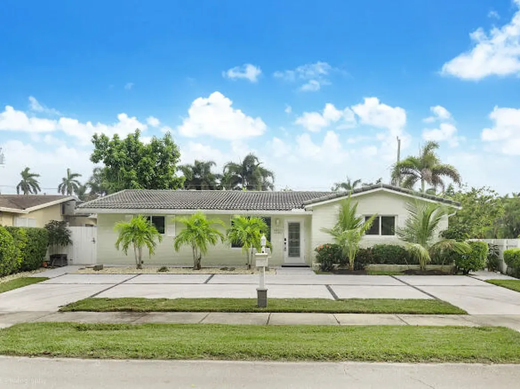 1250 Arthur Street Hollywood FL 33019
