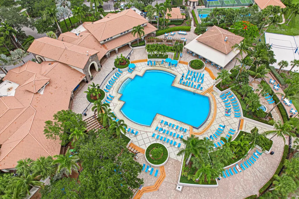 946 Mill Creek Drive Palm Beach Gardens FL 33410