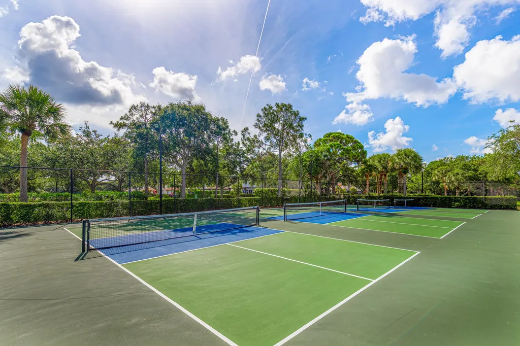 946 Mill Creek Drive Palm Beach Gardens FL 33410