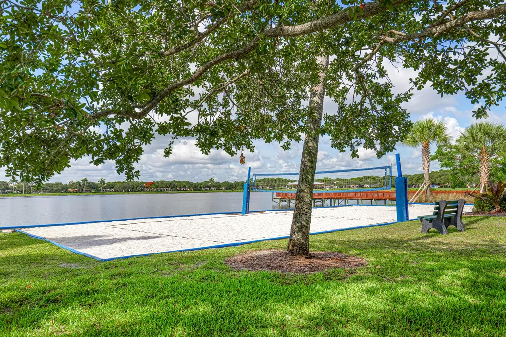 946 Mill Creek Drive Palm Beach Gardens FL 33410