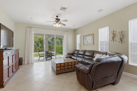 946 Mill Creek Drive Palm Beach Gardens FL 33410