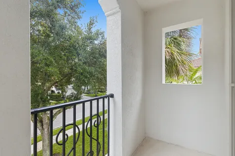 946 Mill Creek Drive Palm Beach Gardens FL 33410