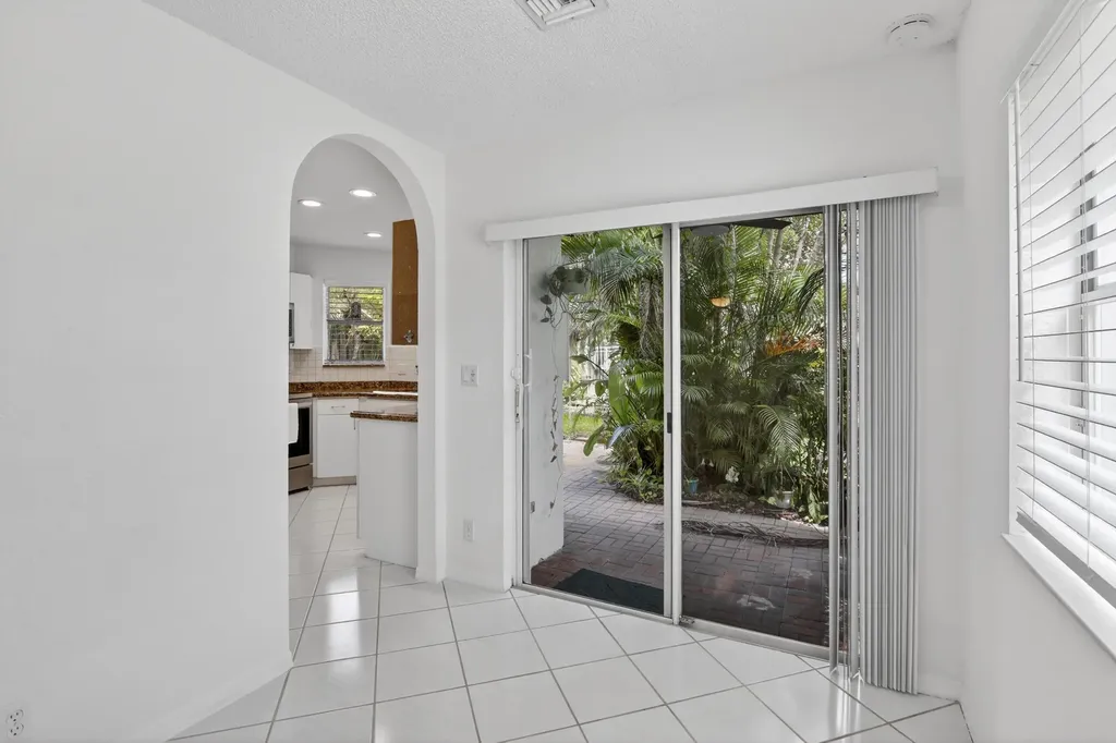 10690 NW 2nd Circle Pembroke Pines FL 33026