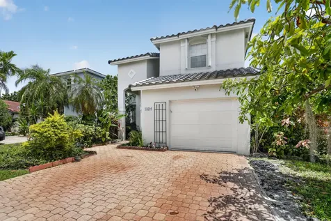10690 NW 2nd Circle Pembroke Pines FL 33026