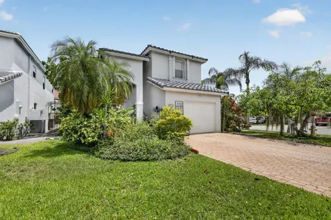 10690 NW 2nd Circle Pembroke Pines FL 33026