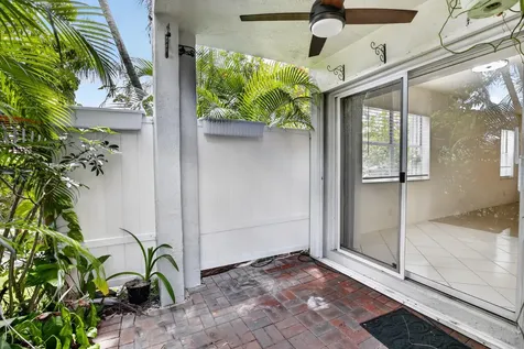 10690 NW 2nd Circle Pembroke Pines FL 33026
