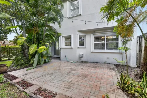 10690 NW 2nd Circle Pembroke Pines FL 33026