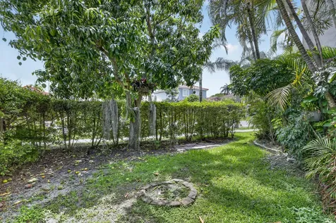 10690 NW 2nd Circle Pembroke Pines FL 33026