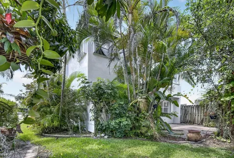 10690 NW 2nd Circle Pembroke Pines FL 33026