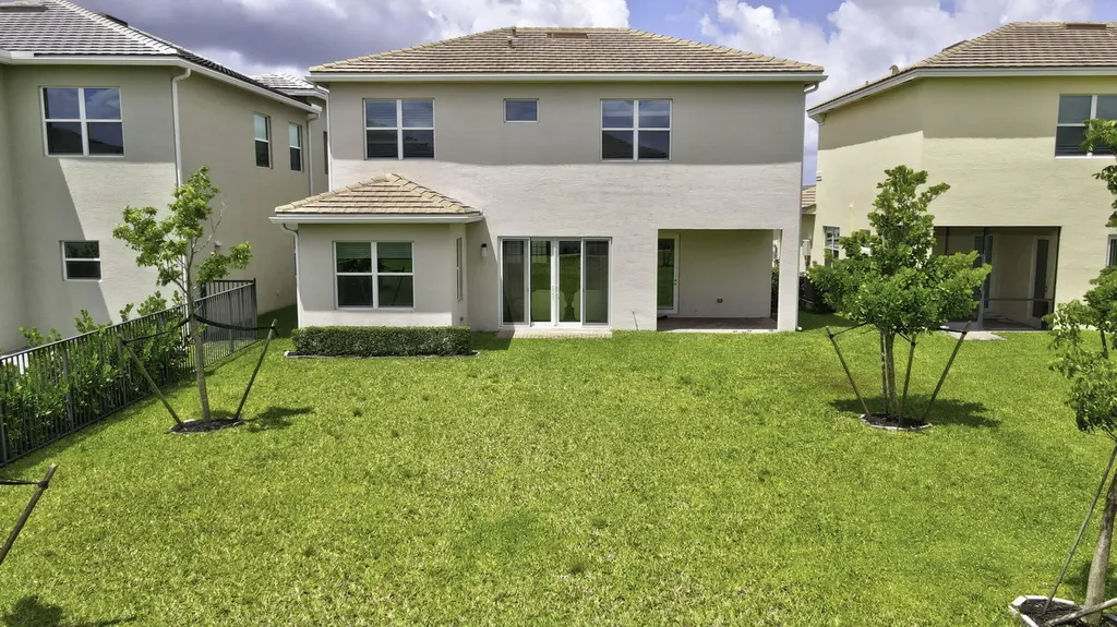 5572 Liberty Lane Westlake FL 33470