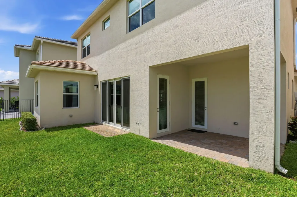 5572 Liberty Lane Westlake FL 33470