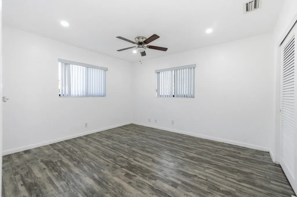 837 NW 41st Street Oakland Park FL 33309