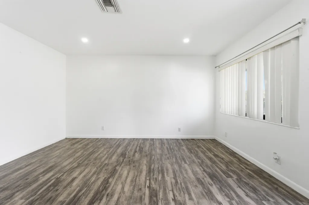 837 NW 41st Street Oakland Park FL 33309