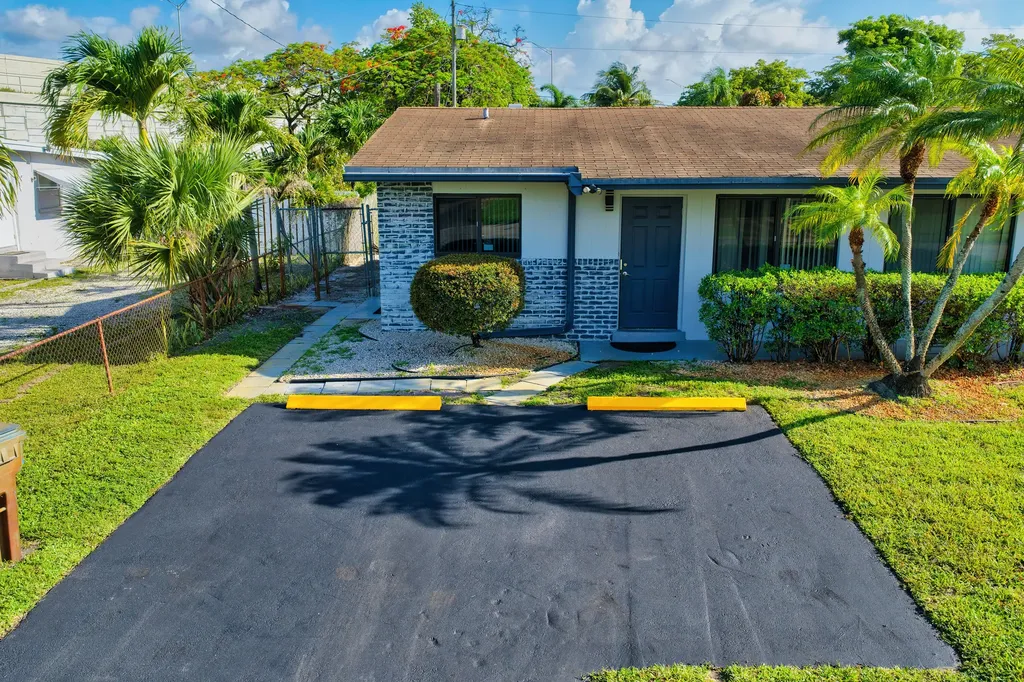 837 NW 41st Street Oakland Park FL 33309