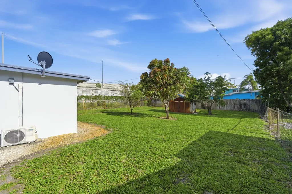 837 NW 41st Street Oakland Park FL 33309
