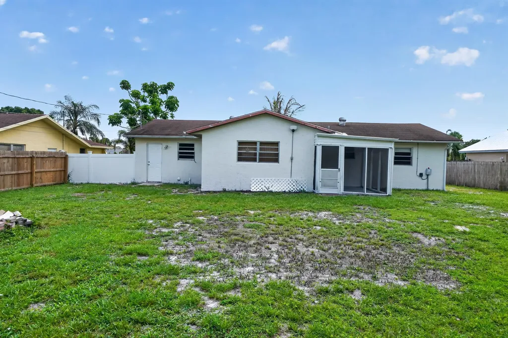 549 SE Marydale Terrace Port St Lucie FL 34983