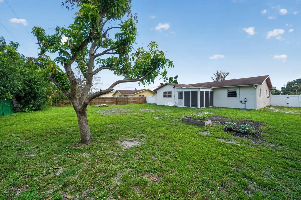 549 SE Marydale Terrace Port St Lucie FL 34983