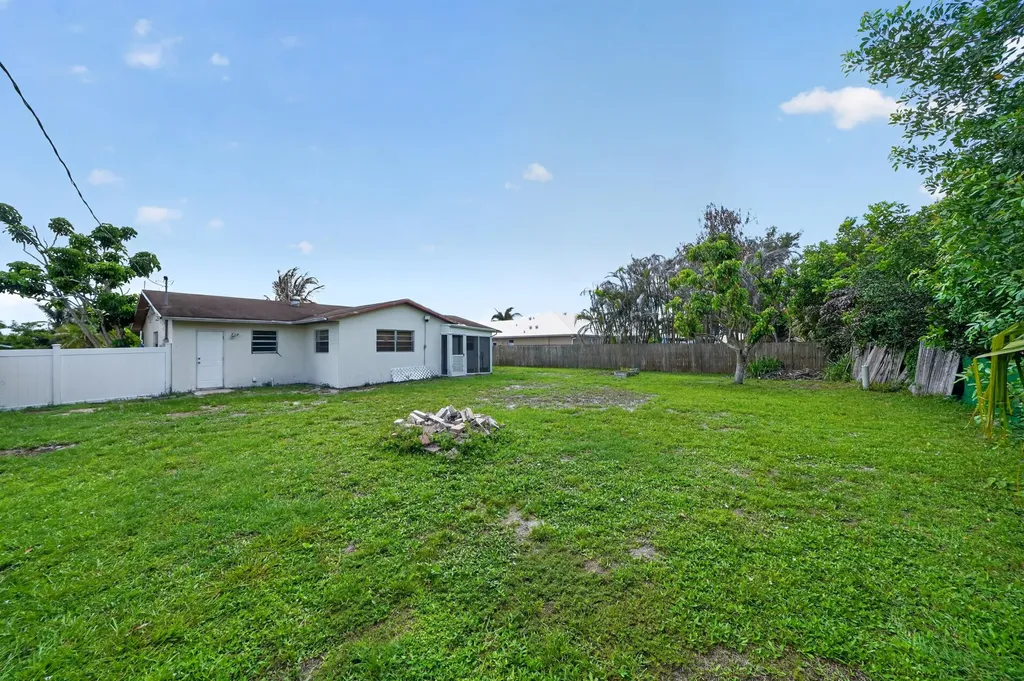 549 SE Marydale Terrace Port St Lucie FL 34983