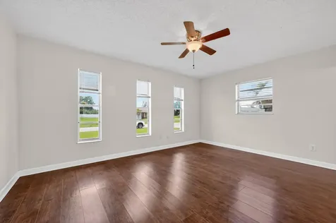 549 SE Marydale Terrace Port St Lucie FL 34983