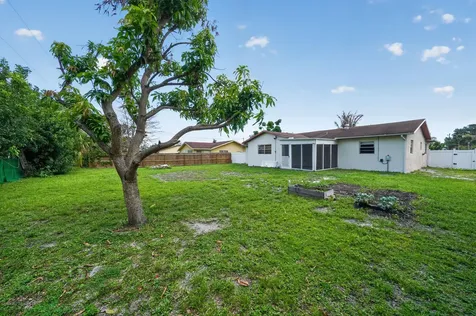 549 SE Marydale Terrace Port St Lucie FL 34983