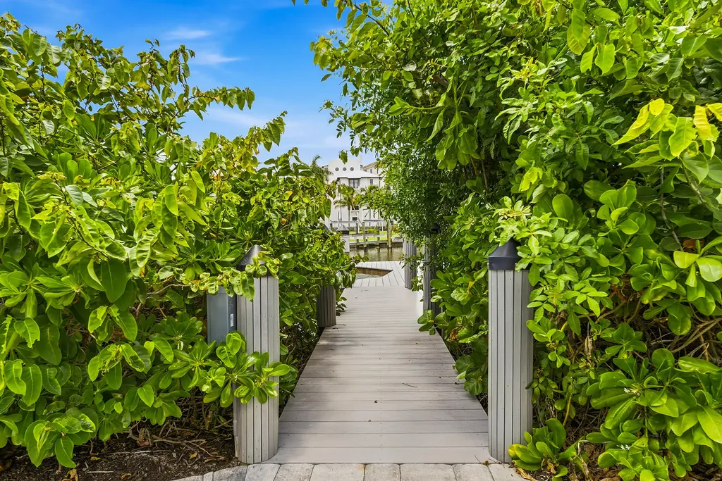 98 Southport Cove Bonita Springs FL 34134