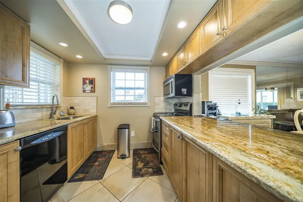 338 Waterside Drive Hypoluxo FL 33462