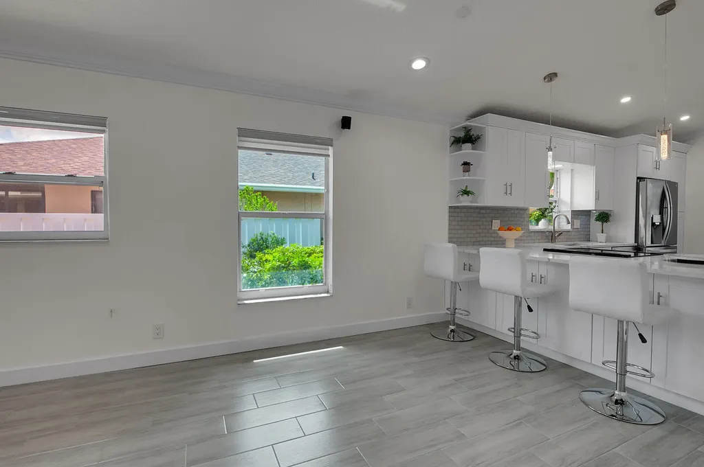 8182 Springtree Road Boca Raton FL 33496