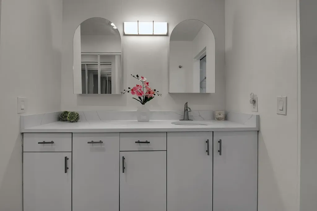 8182 Springtree Road Boca Raton FL 33496