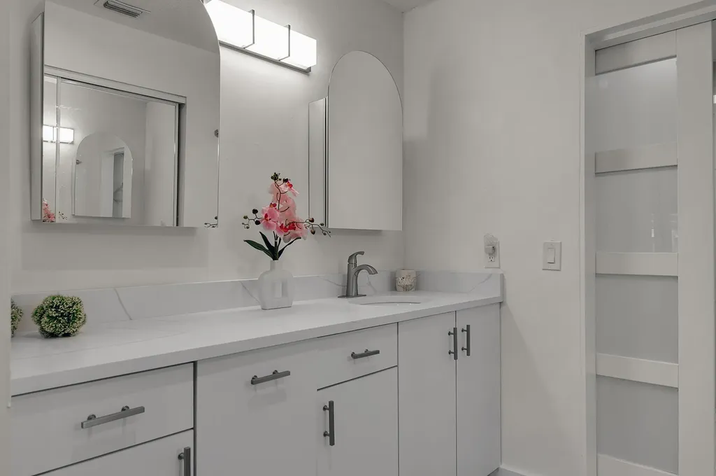8182 Springtree Road Boca Raton FL 33496