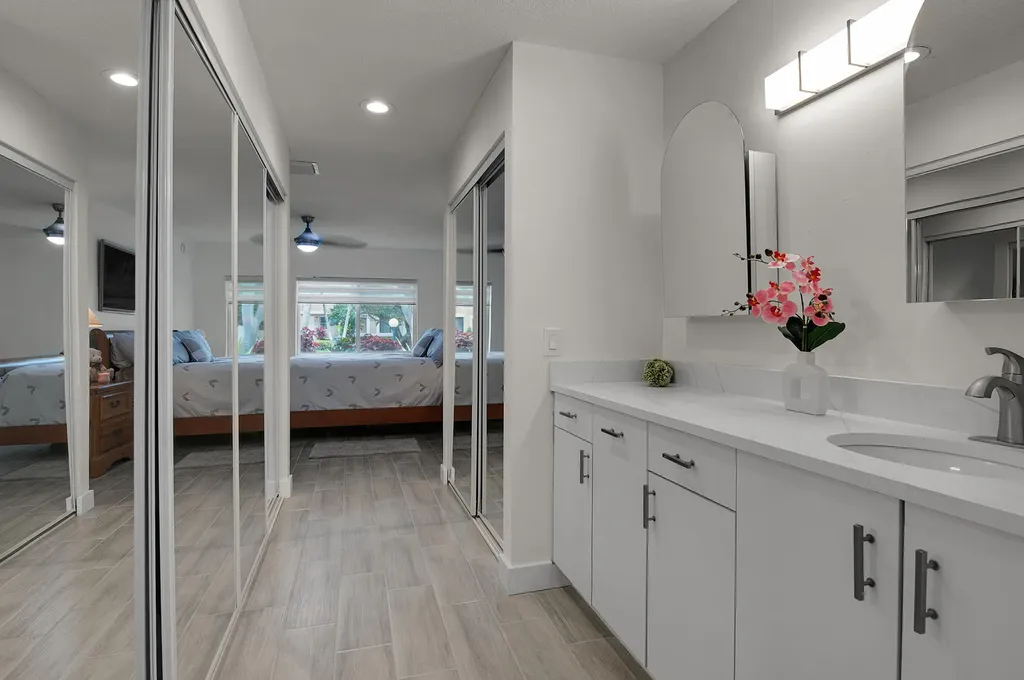 8182 Springtree Road Boca Raton FL 33496