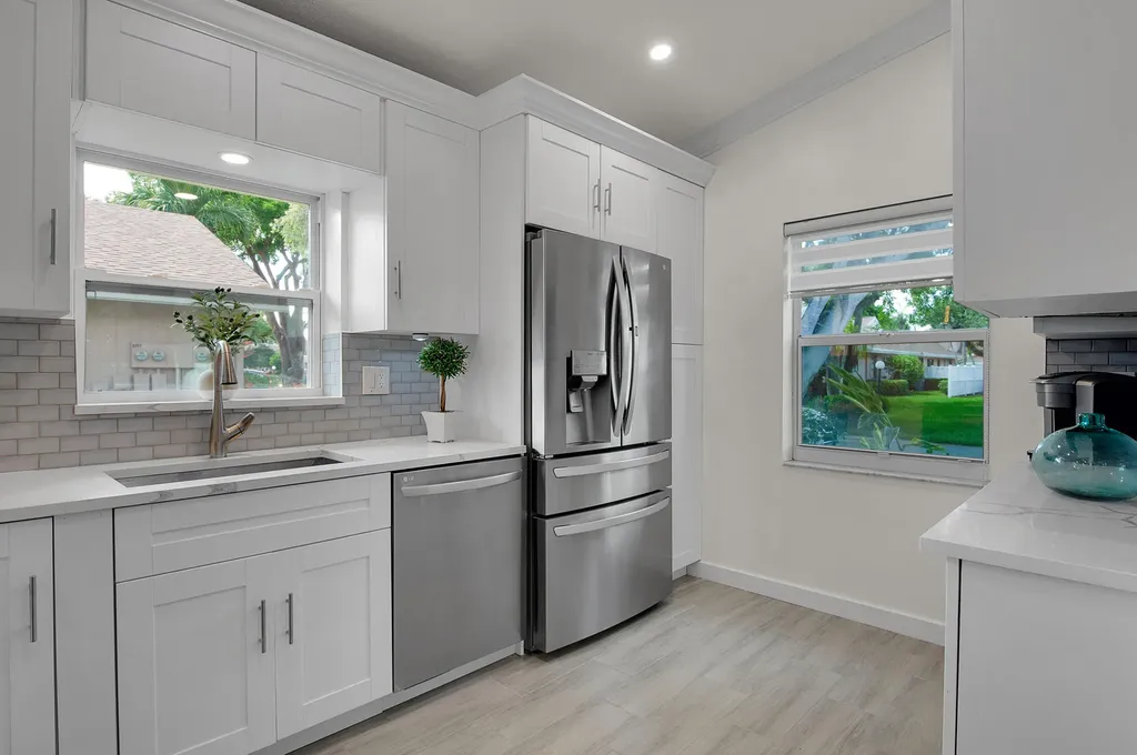 8182 Springtree Road Boca Raton FL 33496