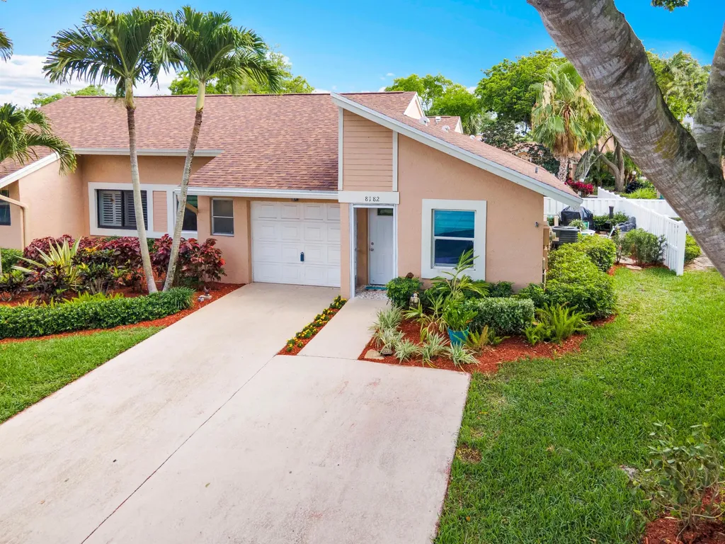 8182 Springtree Road Boca Raton FL 33496
