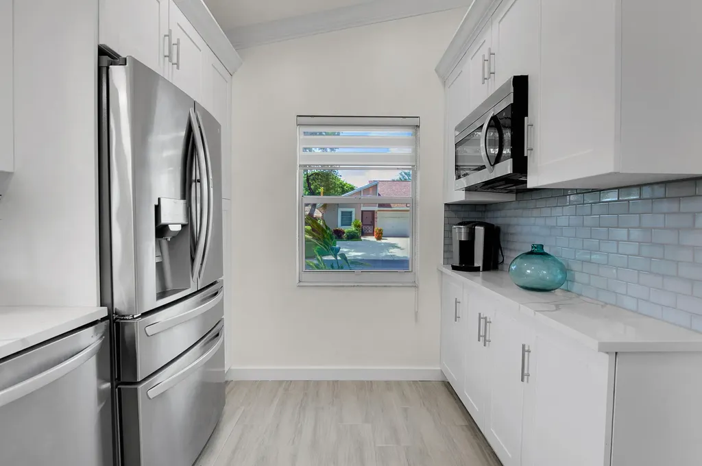 8182 Springtree Road Boca Raton FL 33496