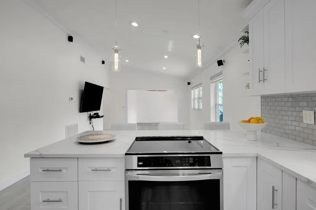 8182 Springtree Road Boca Raton FL 33496