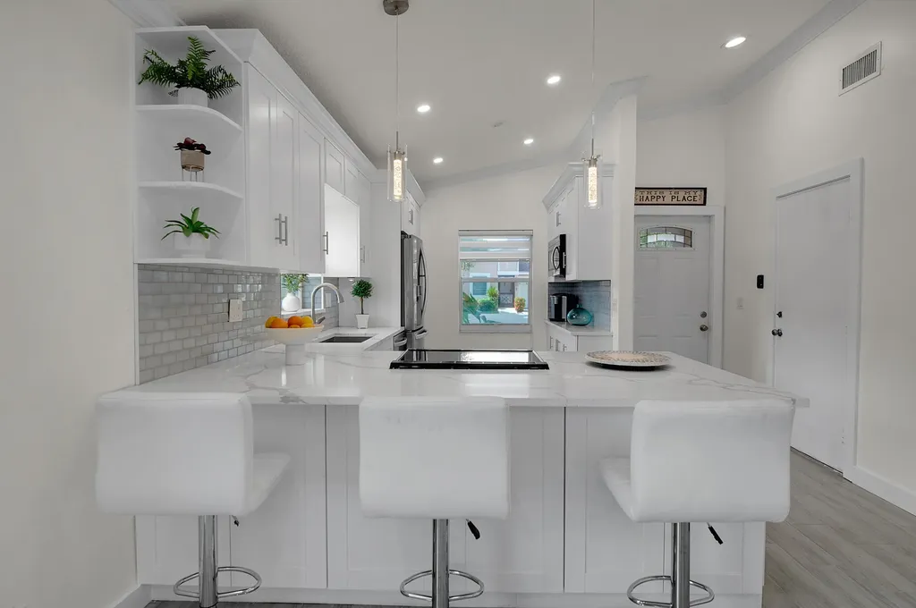 8182 Springtree Road Boca Raton FL 33496