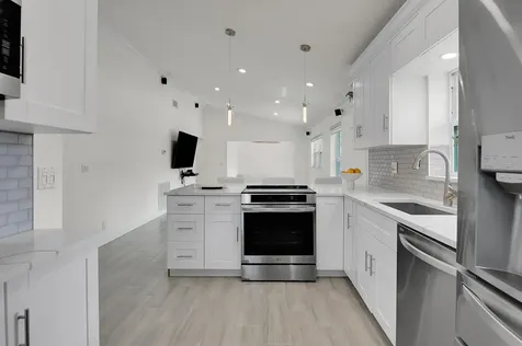 8182 Springtree Road Boca Raton FL 33496