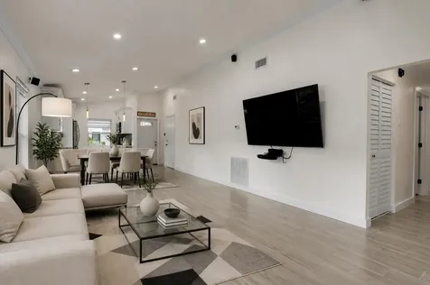 8182 Springtree Road Boca Raton FL 33496