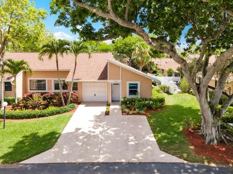 8182 Springtree Road Boca Raton FL 33496