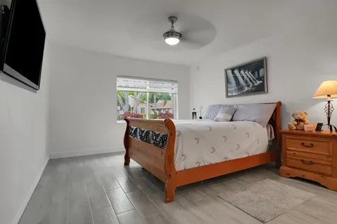 8182 Springtree Road Boca Raton FL 33496