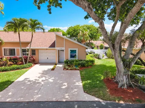 8182 Springtree Road Boca Raton FL 33496