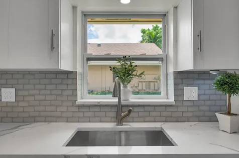 8182 Springtree Road Boca Raton FL 33496
