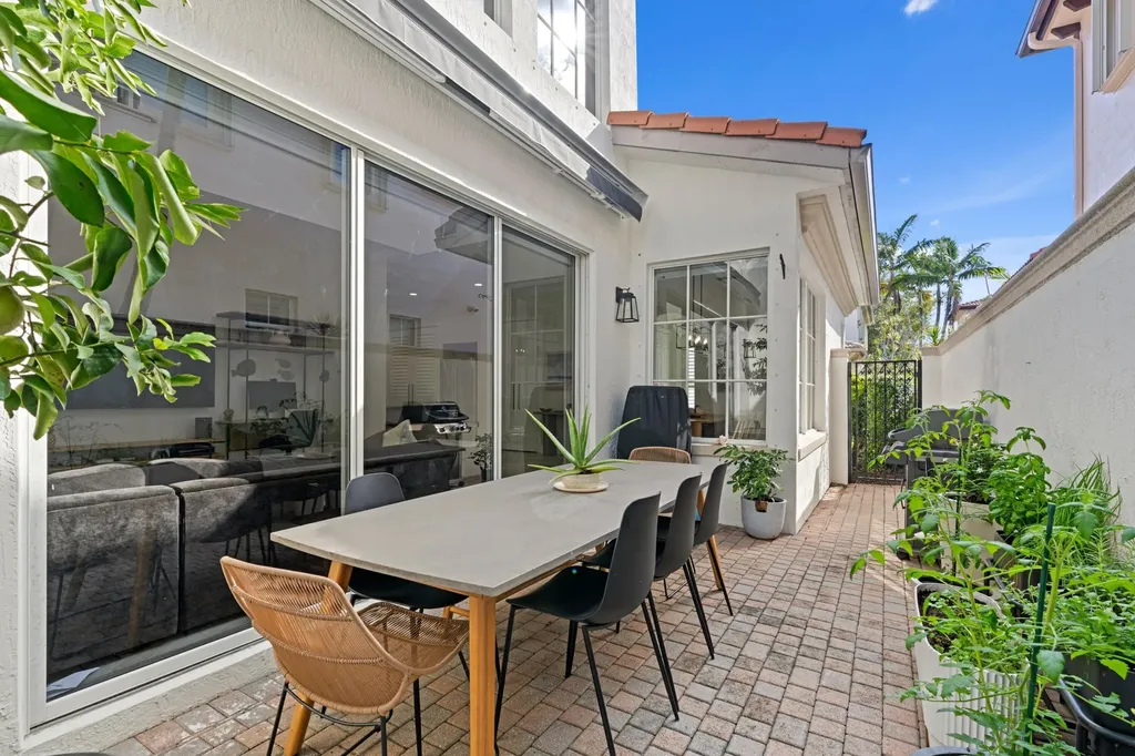 30 Stoney Drive Palm Beach Gardens FL 33410
