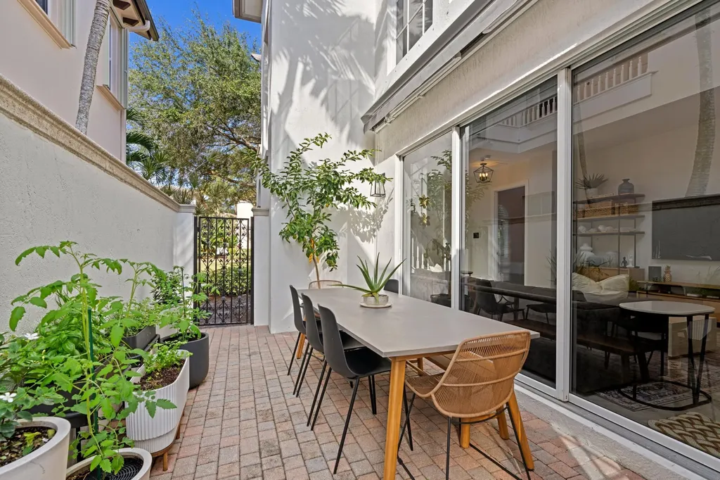 30 Stoney Drive Palm Beach Gardens FL 33410