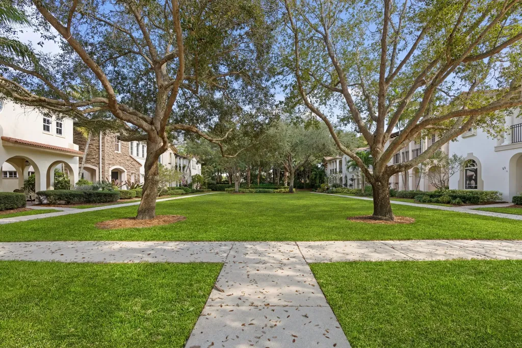 30 Stoney Drive Palm Beach Gardens FL 33410