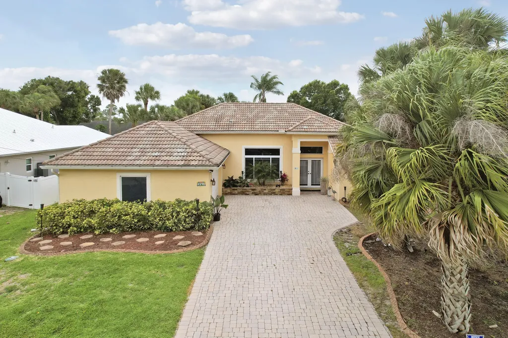 1590 SW Underwood Avenue Port St Lucie FL 34953