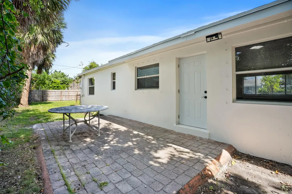 401 42nd Street West Palm Beach FL 33407