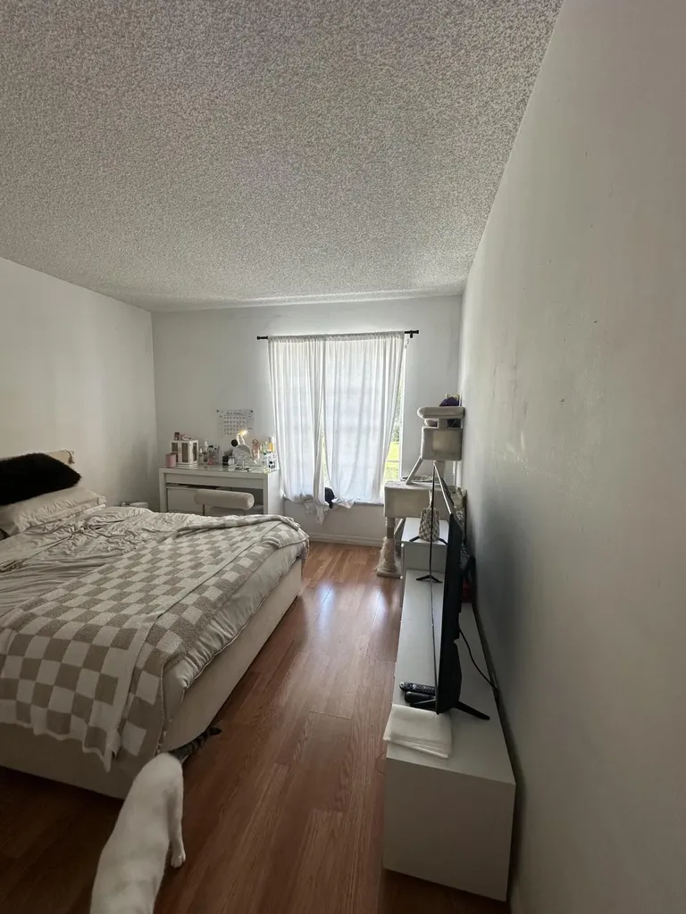2414 NE 11th Street Hallandale Beach FL 33009