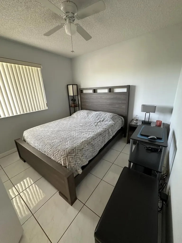 3138 Via Poinciana Lake Worth FL 33467