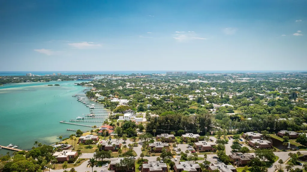 825 Center Street Jupiter FL 33458