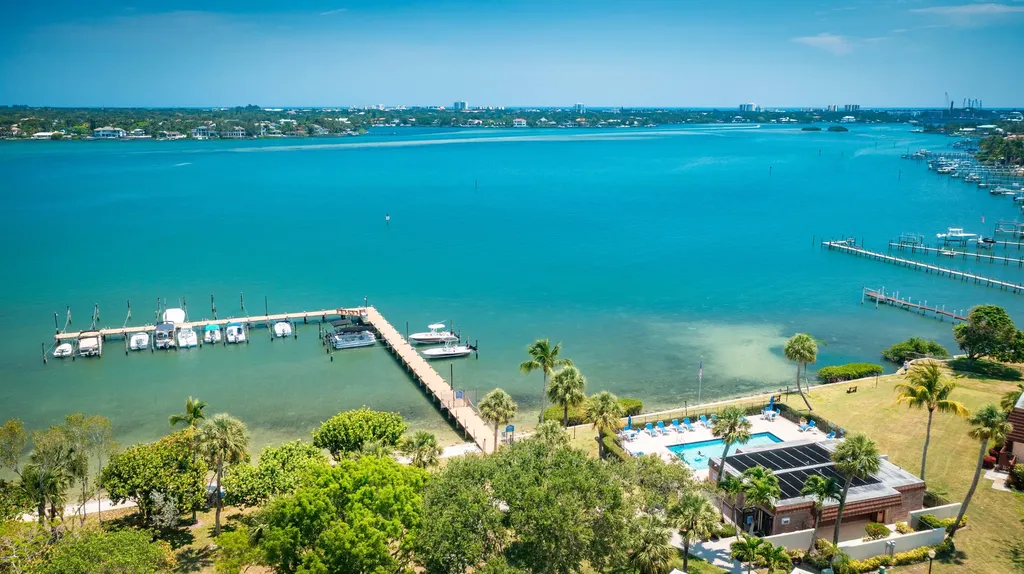 825 Center Street Jupiter FL 33458